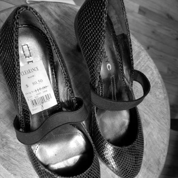 Shoes - Picture 1 of 1